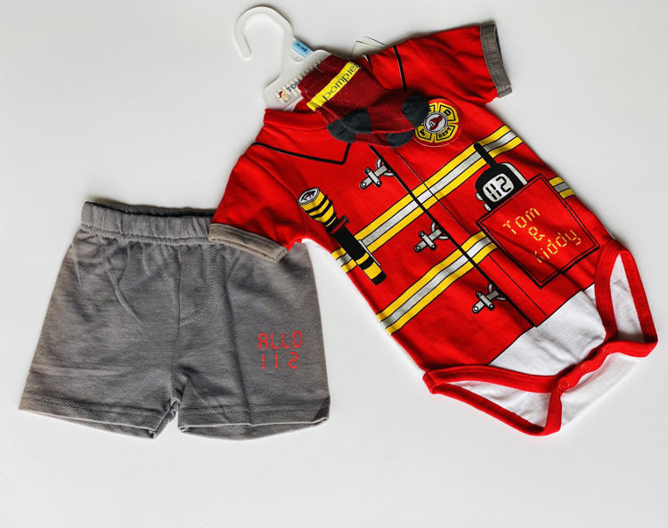 Picture of IKDO13831B-BOYS 3 PCS COTTON GROW-SHORTS AND SOCKS